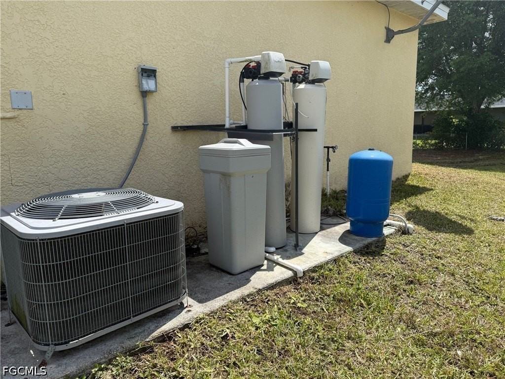 450 Rathburn St - Photo 7 of 18