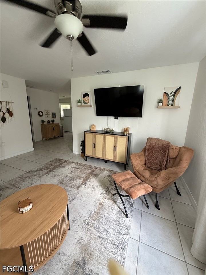 525 Se Van Loon Ter - Photo 3 of 14