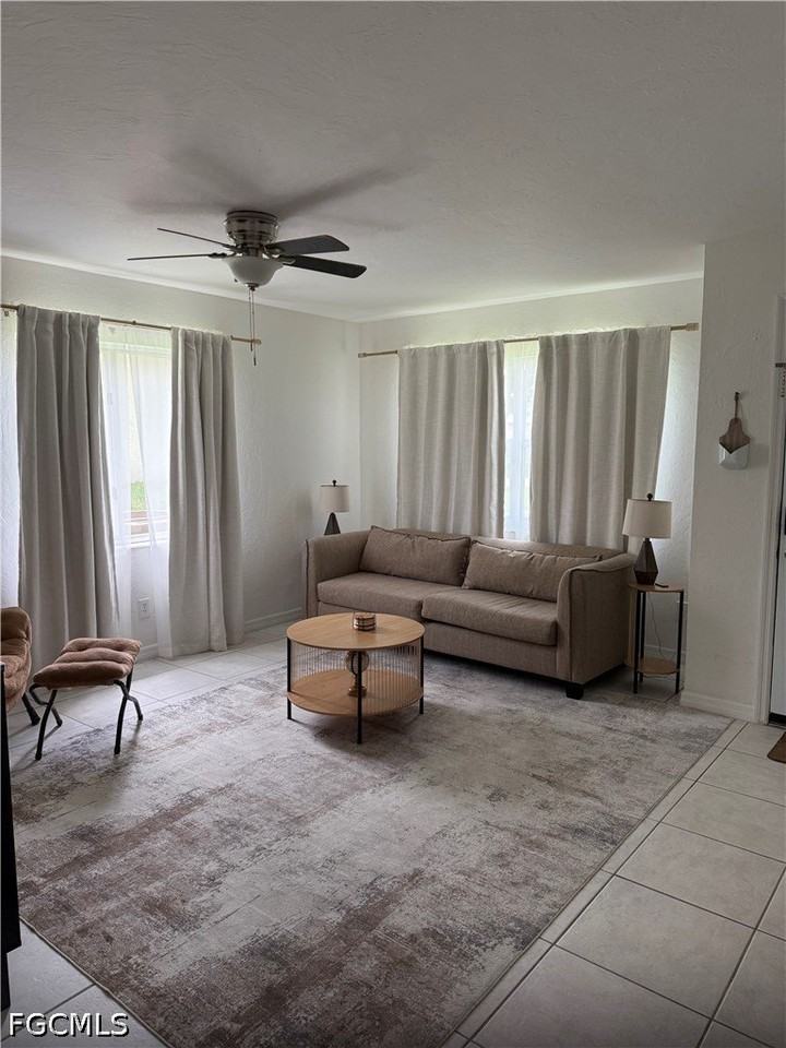 525 Se Van Loon Ter - Photo 4 of 14