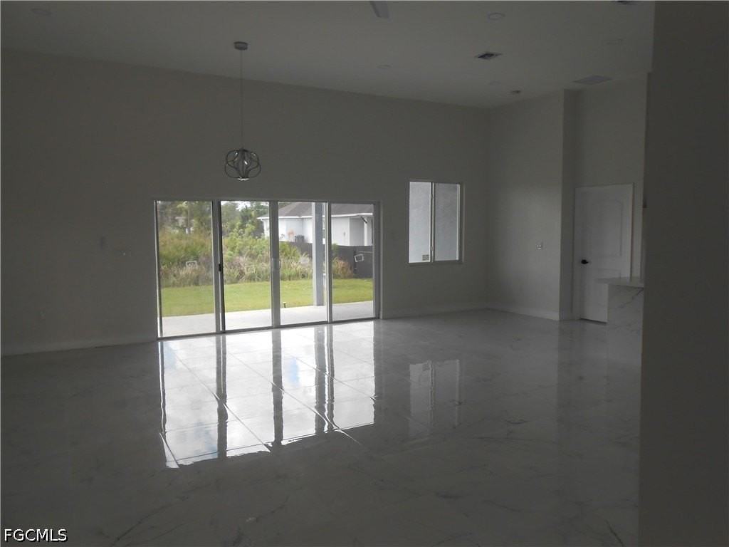 2809 55th St W - Photo 4 of 31