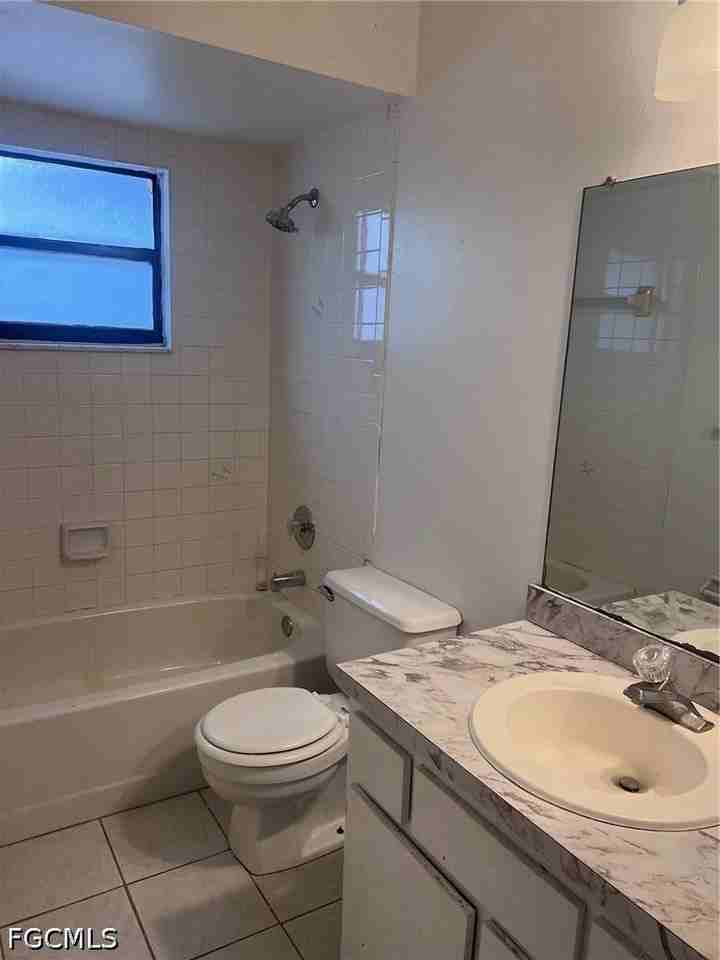 1416 Se 1st Pl - Photo 5 of 9