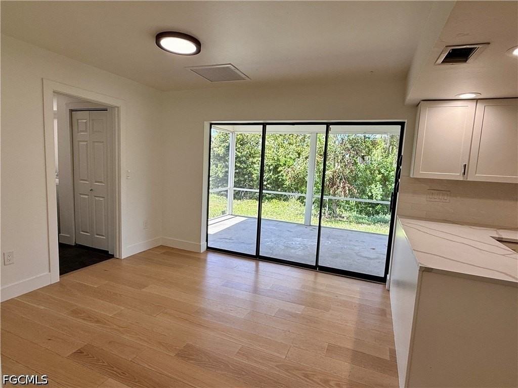 18422 Huckleberry Rd - Photo 6 of 28