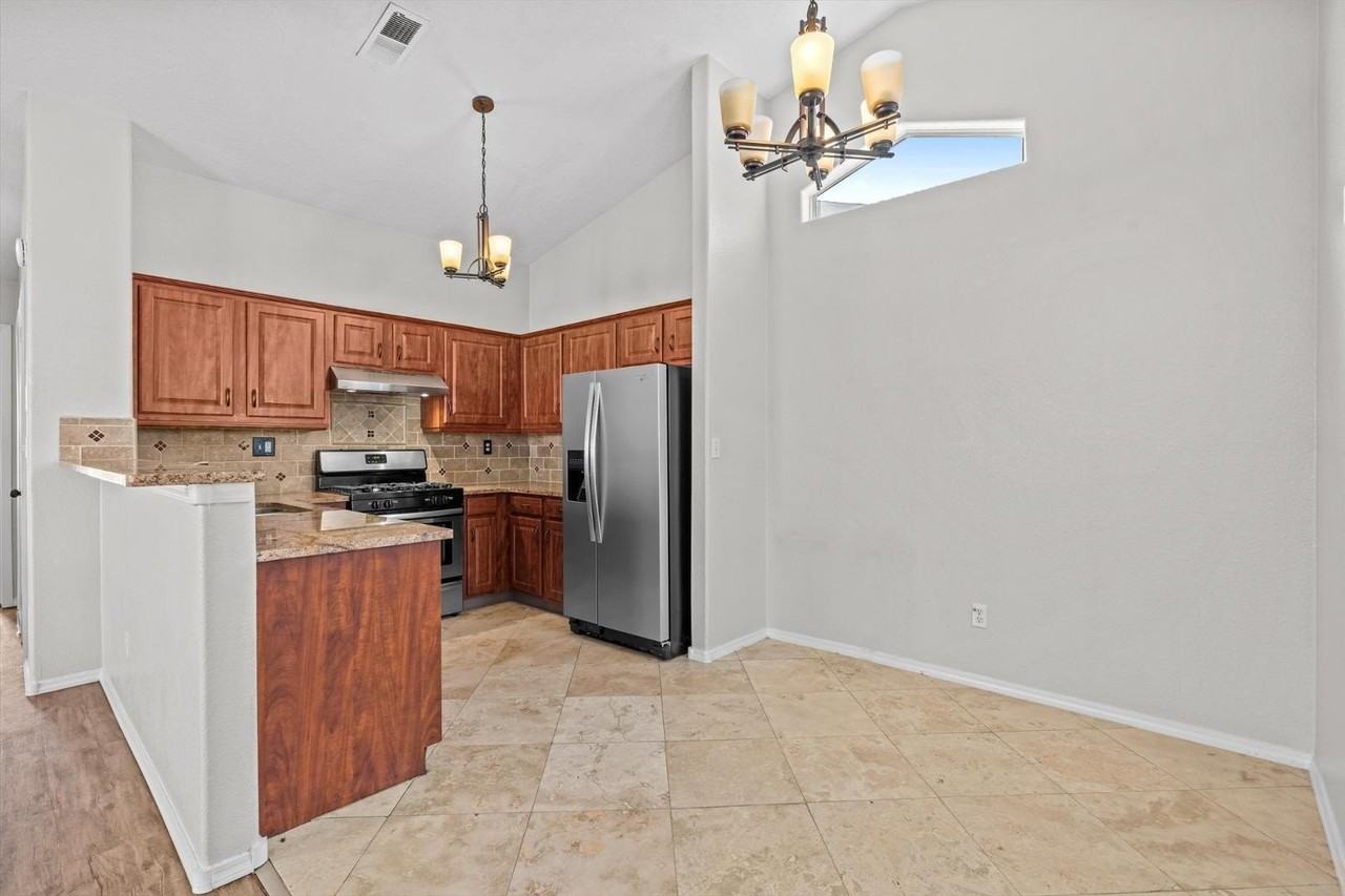 8415 Cedarcroft Rd Nw - Photo 5 of 21