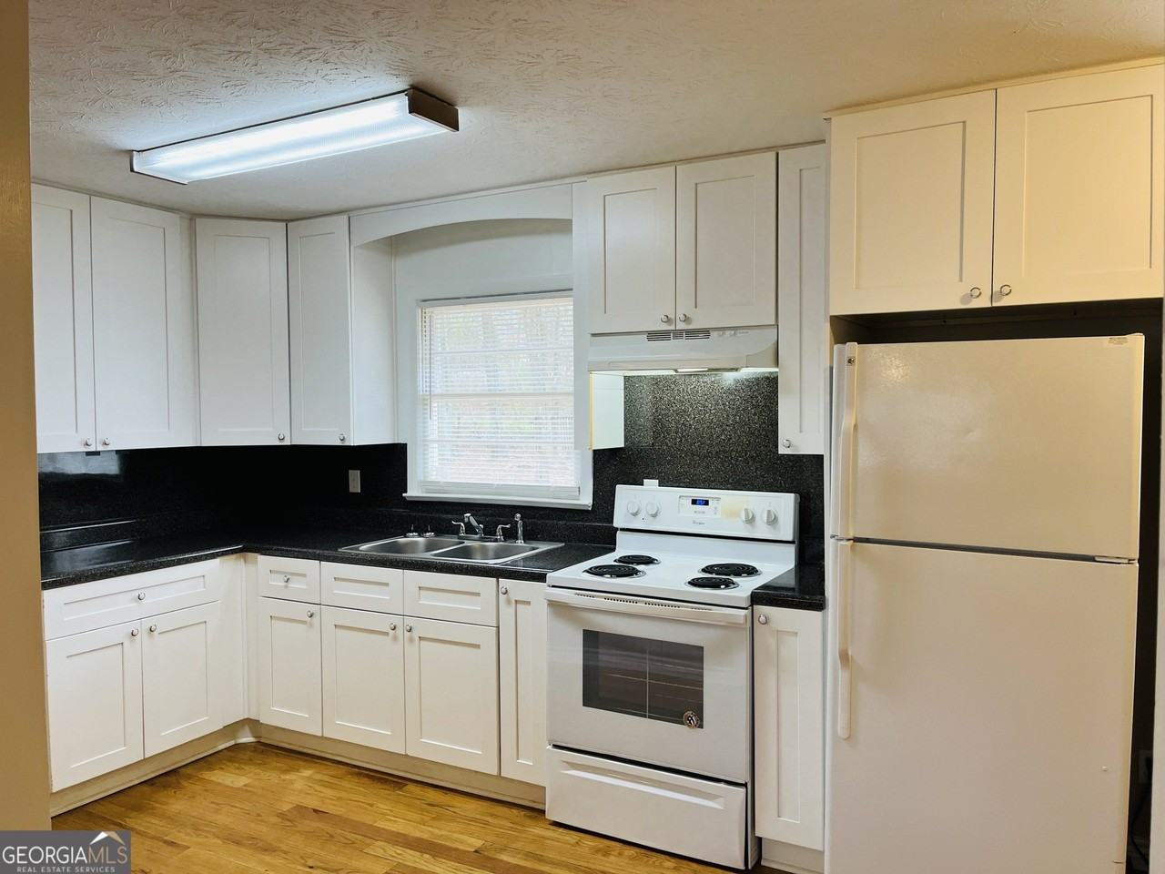 1085 Horsley Mill Rd - Photo 7 of 26