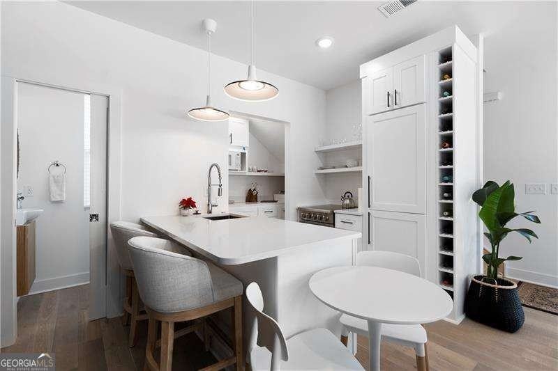 217 Arnold Mill Rd - Photo 5 of 34