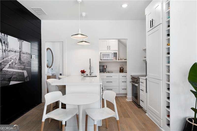 217 Arnold Mill Rd - Photo 6 of 34