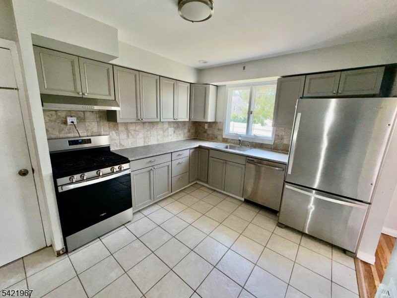 25 Huck Rd - Photo 5 of 18