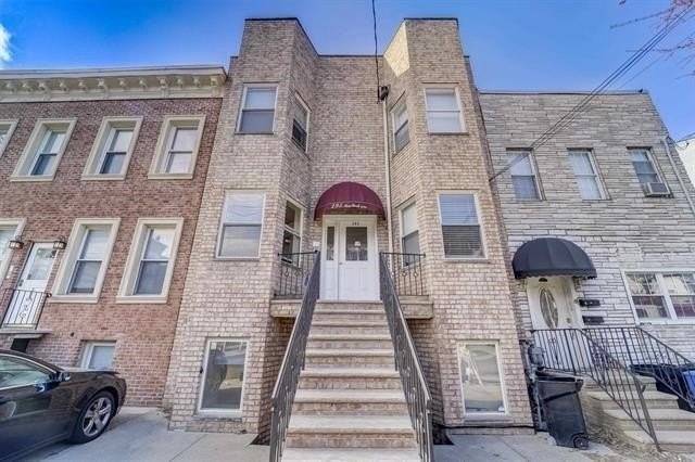 295 New York Ave #1L - Photo 4 of 32