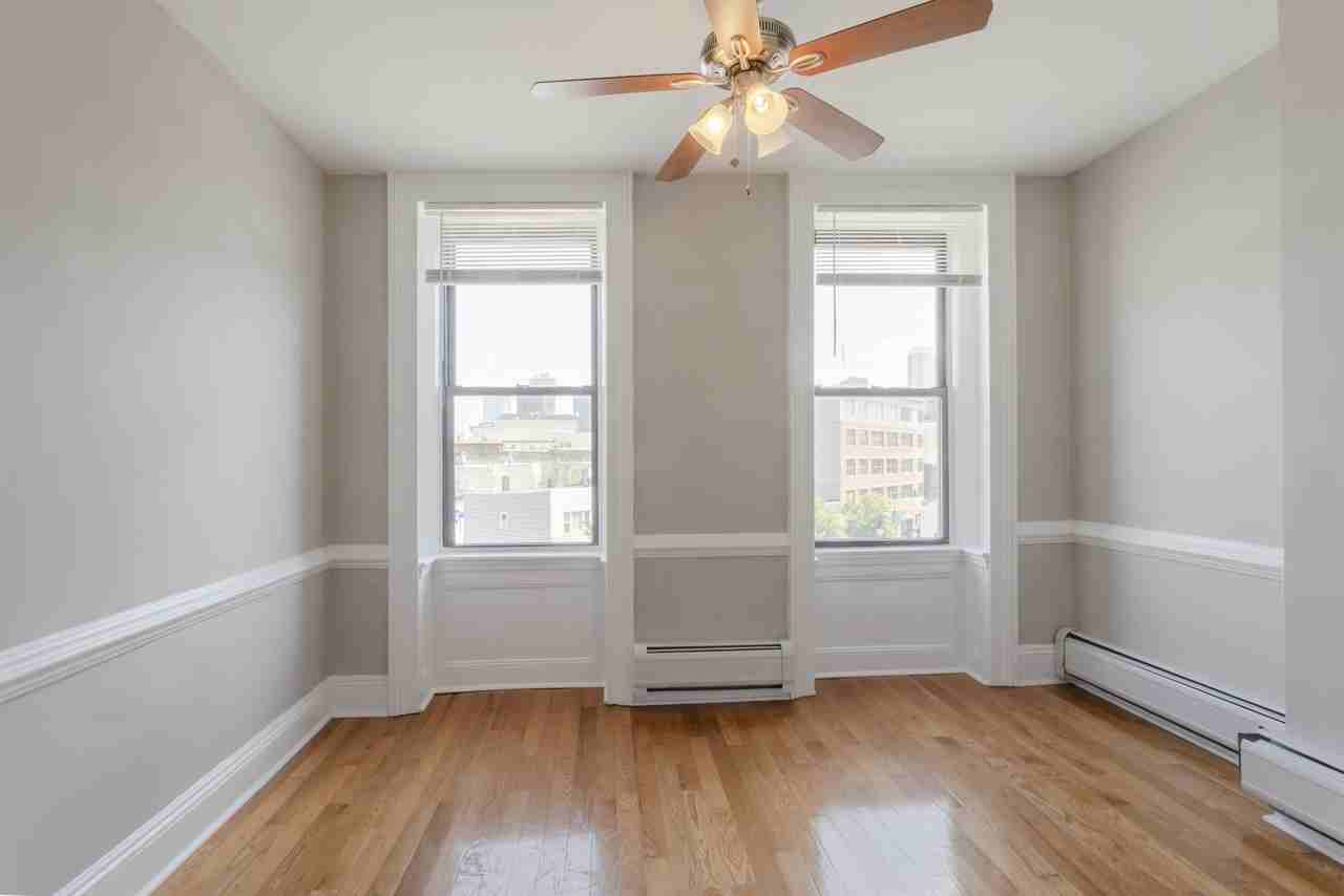 145 Brunswick St #3L - Photo 4 of 10