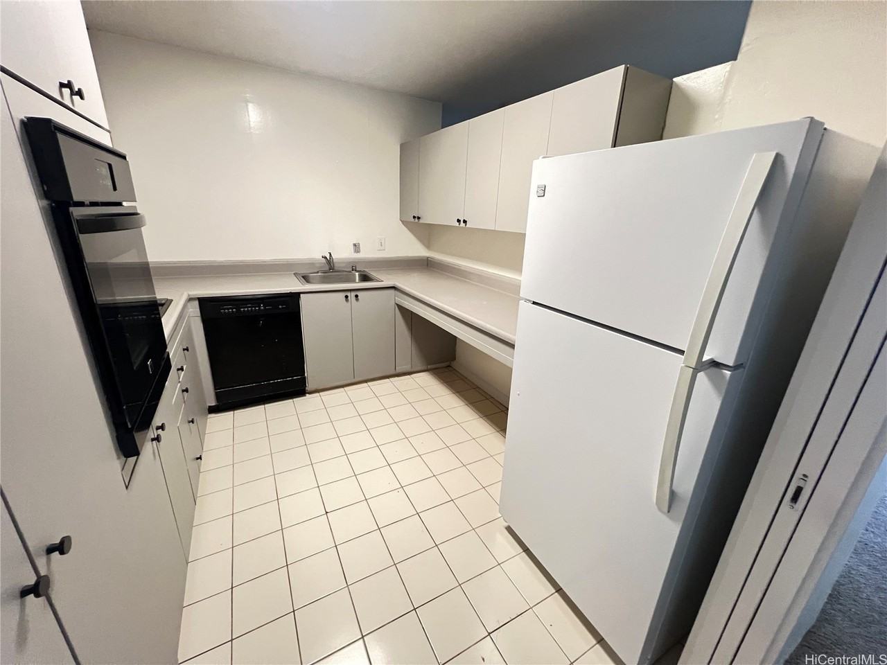 1717 Ala Wai Blvd #407 - Photo 2 of 22