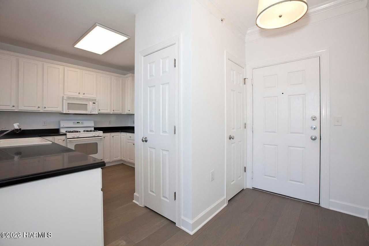 640 Village Park Dr #302 - Photo 7 of 20