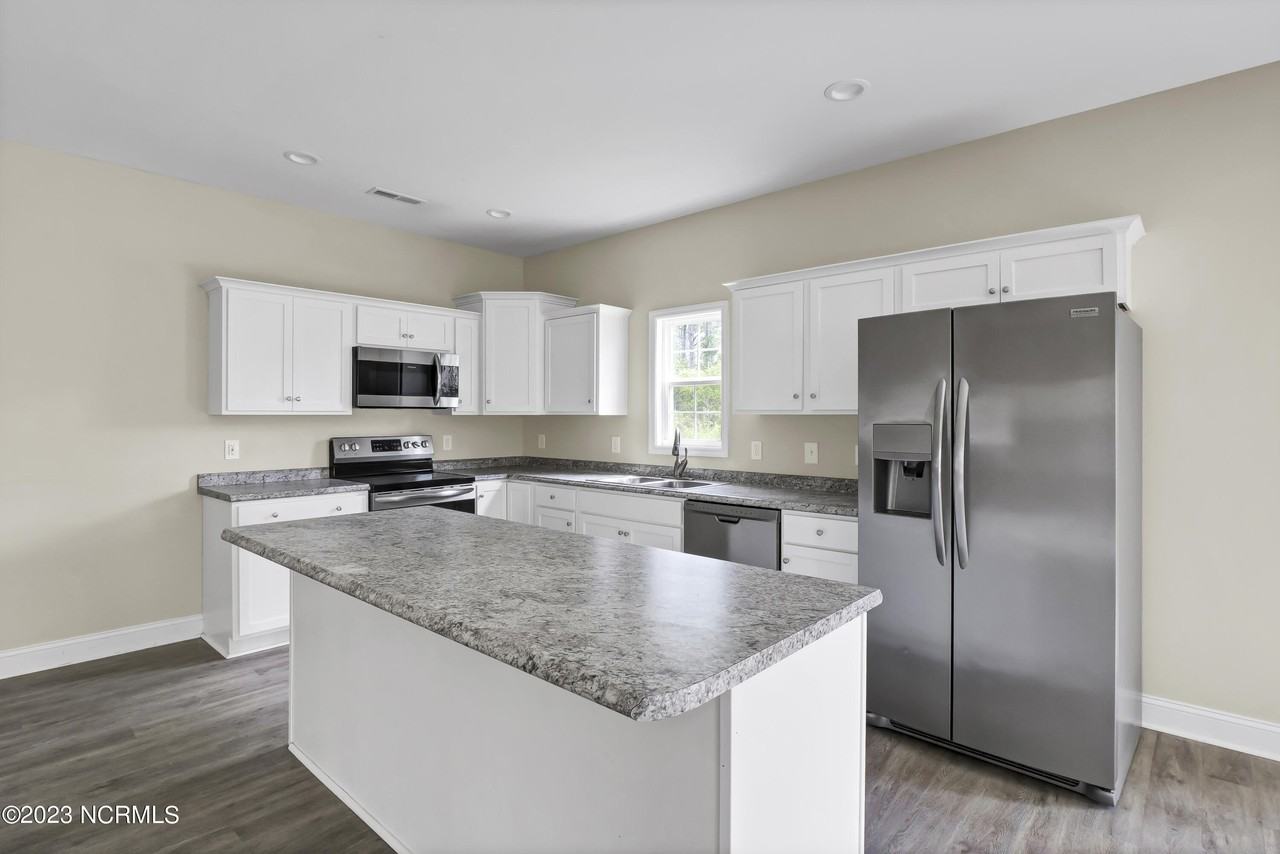 519 Everett Glades - Photo 6 of 16