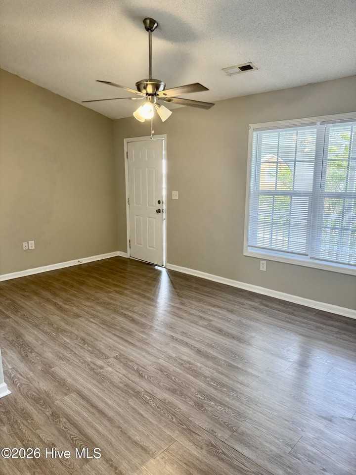 3001 Macgregor Downs Rd Apt 202 - Photo 2 of 11