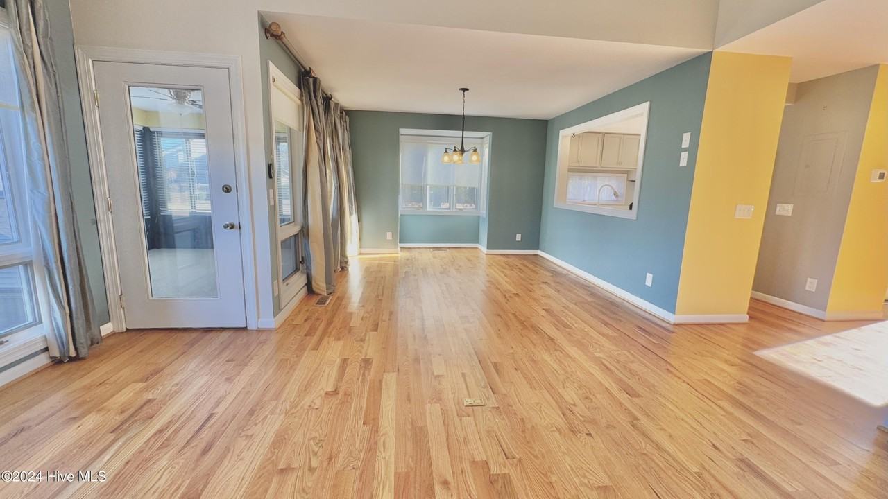 125 Egret Ct Unit 305 - Photo 4 of 19