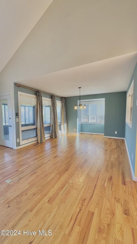 125 Egret Ct Unit 305 - Photo 5 of 19