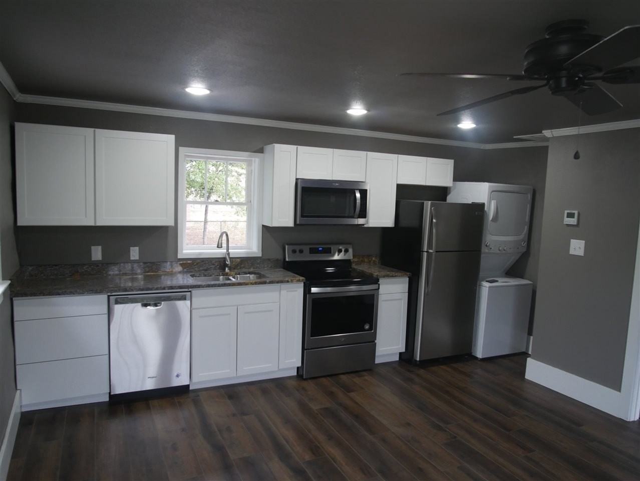 104 W Wallace St Apt A - Photo 6 of 17