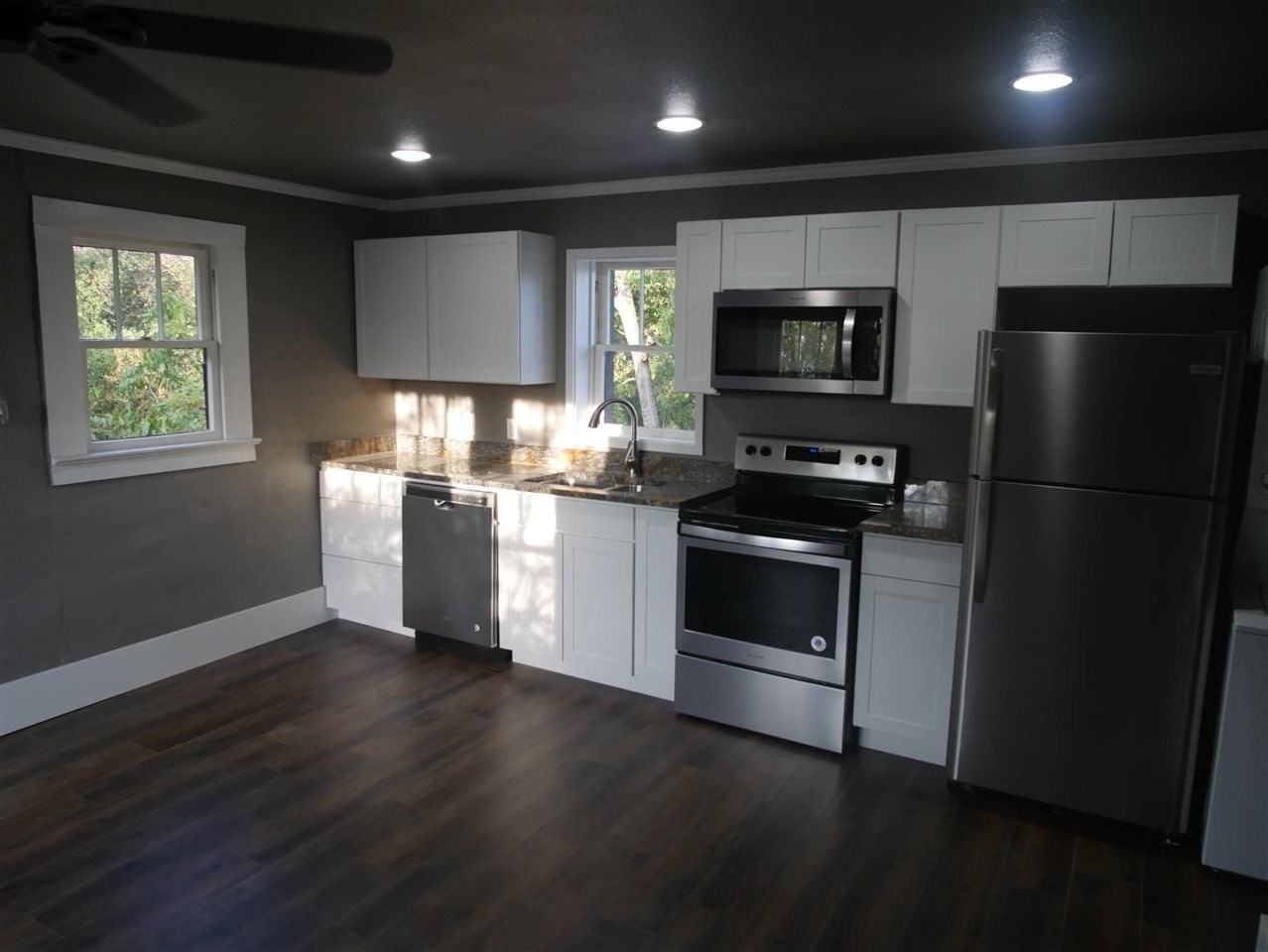 104 W Wallace St Apt A - Photo 7 of 17