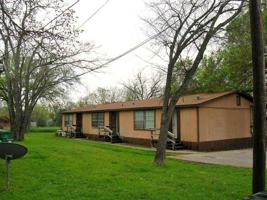 featured image of 207 E Elm St