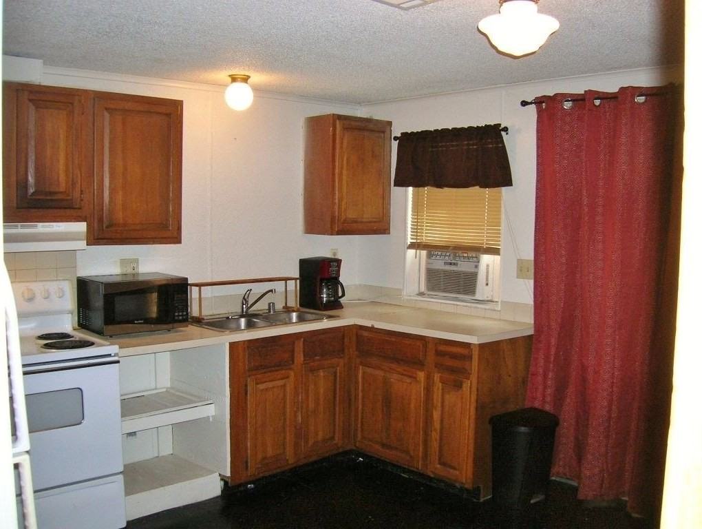 207 E Elm St - Photo 7 of 17