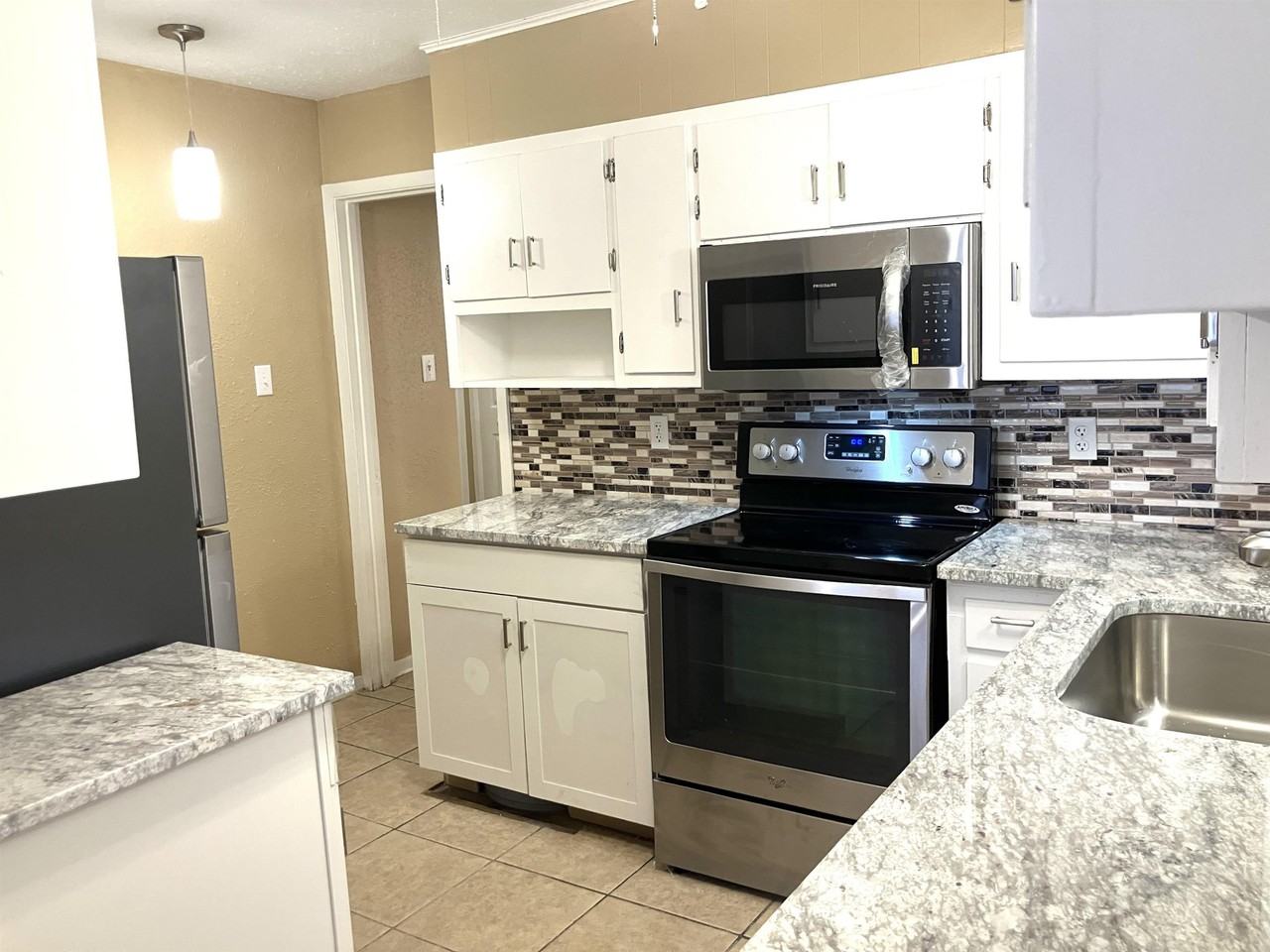 1112A Northwood Dr - Photo 7 of 29