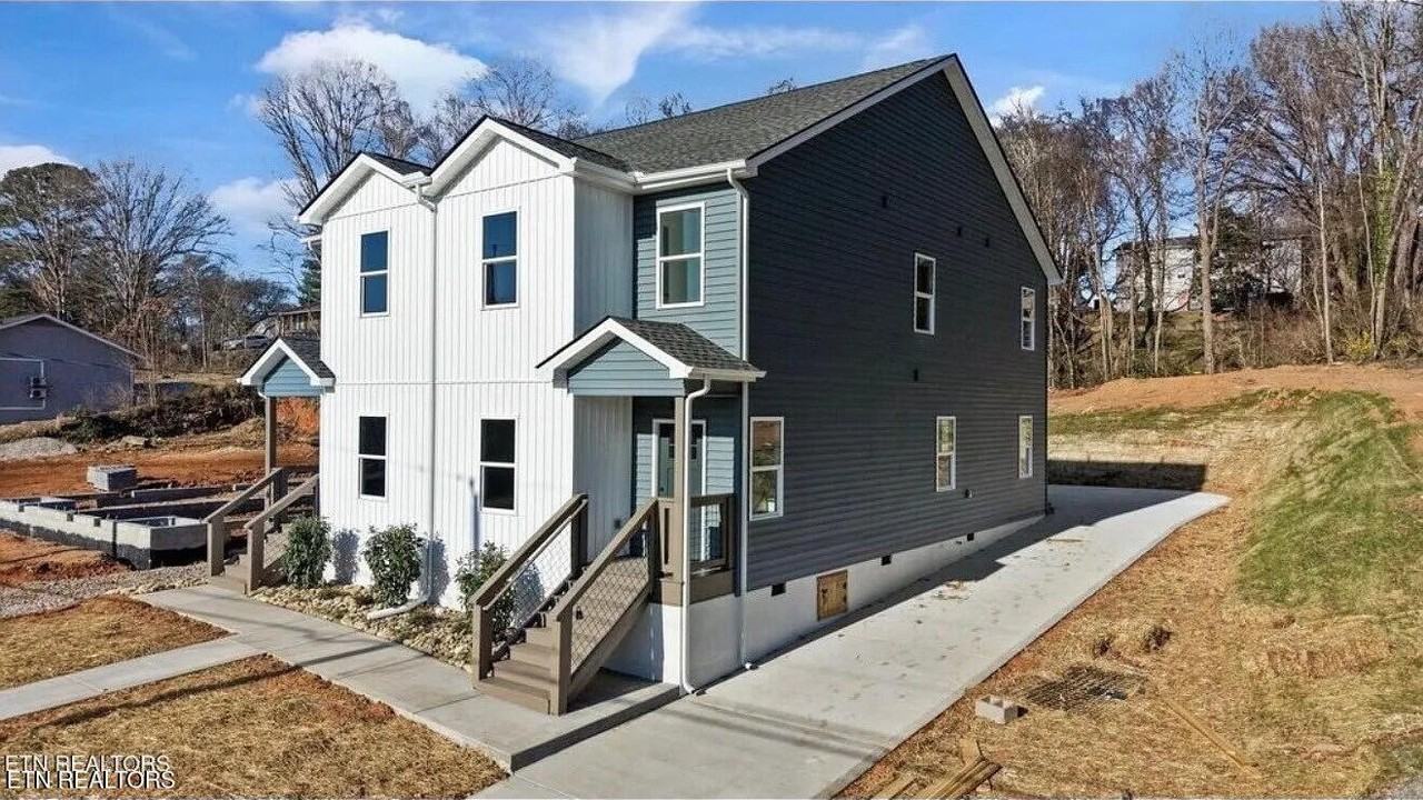 3429 Garden Dr - Photo 2 of 18