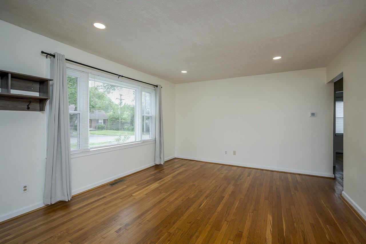 649 Mitchell Ave - Photo 6 of 29