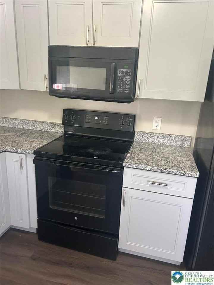 858 N Van Buren St - Photo 4 of 7