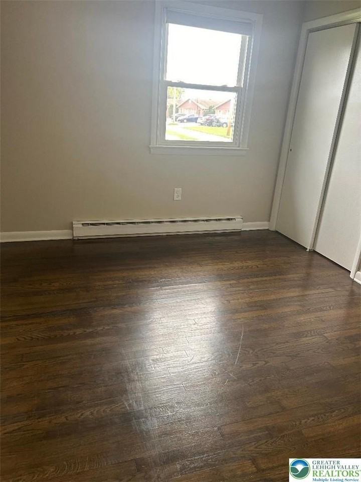 858 N Van Buren St - Photo 5 of 7