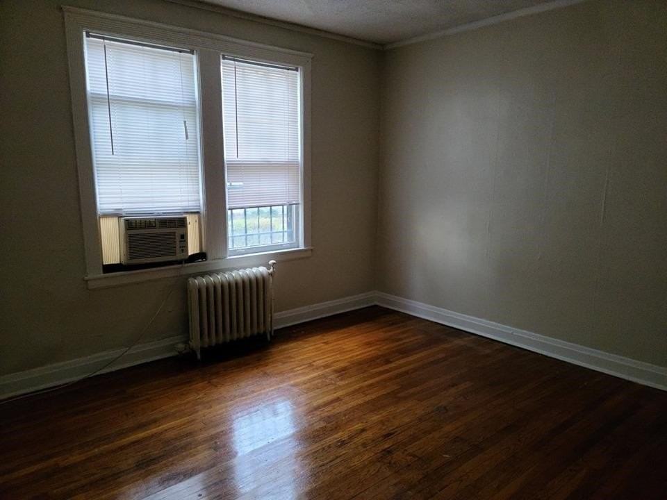 244 S Cleveland St - Photo 5 of 8