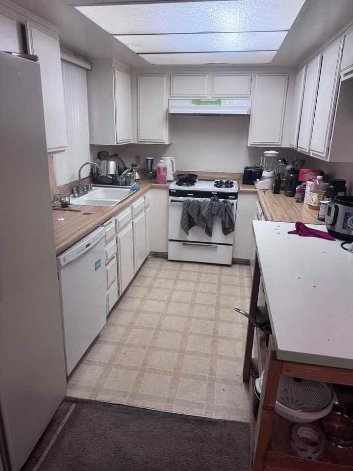 215 South Hudson Avenue #4 - Photo 3 of 10