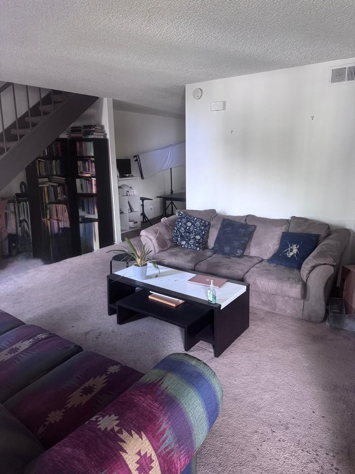 215 South Hudson Avenue #4 - Photo 5 of 10