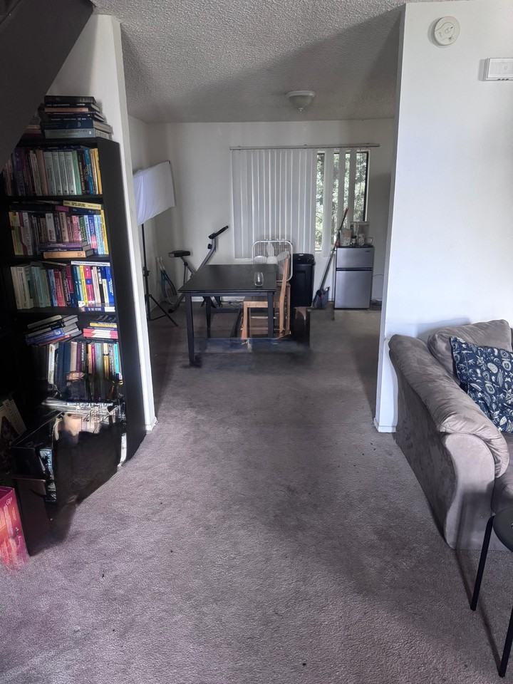 215 South Hudson Avenue #4 - Photo 6 of 10