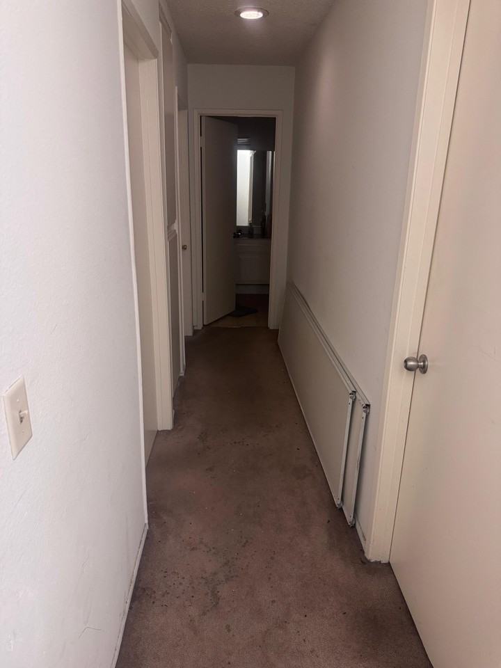 215 South Hudson Avenue #4 - Photo 7 of 10