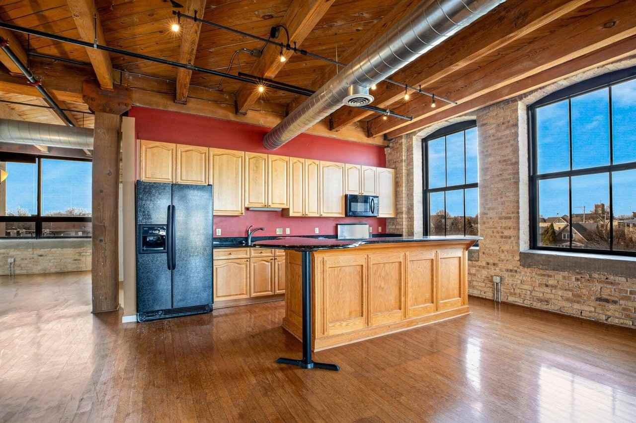 234 E Reservoir Ave #407 - Photo 3 of 19