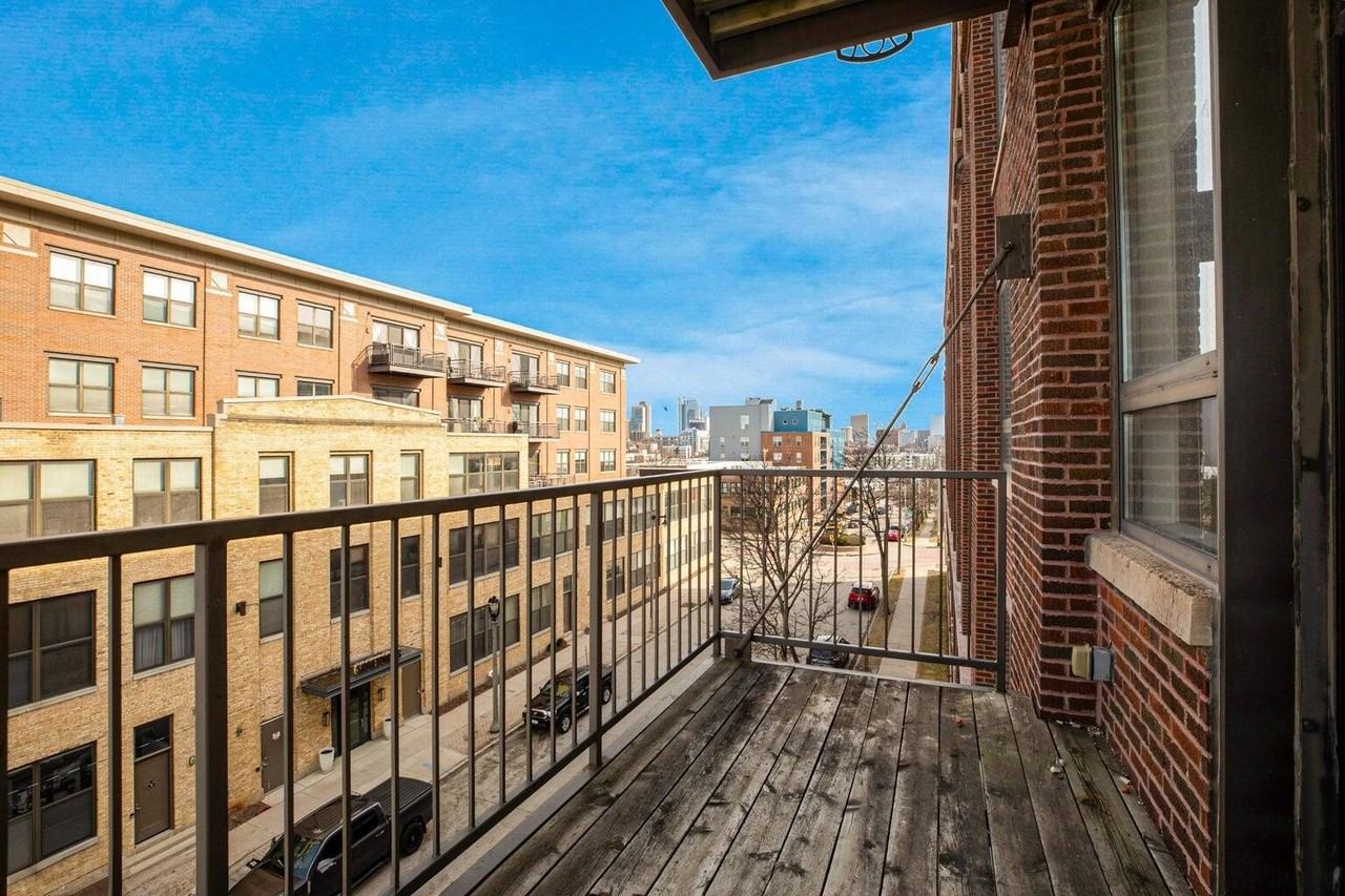 234 E Reservoir Ave #407 - Photo 7 of 19