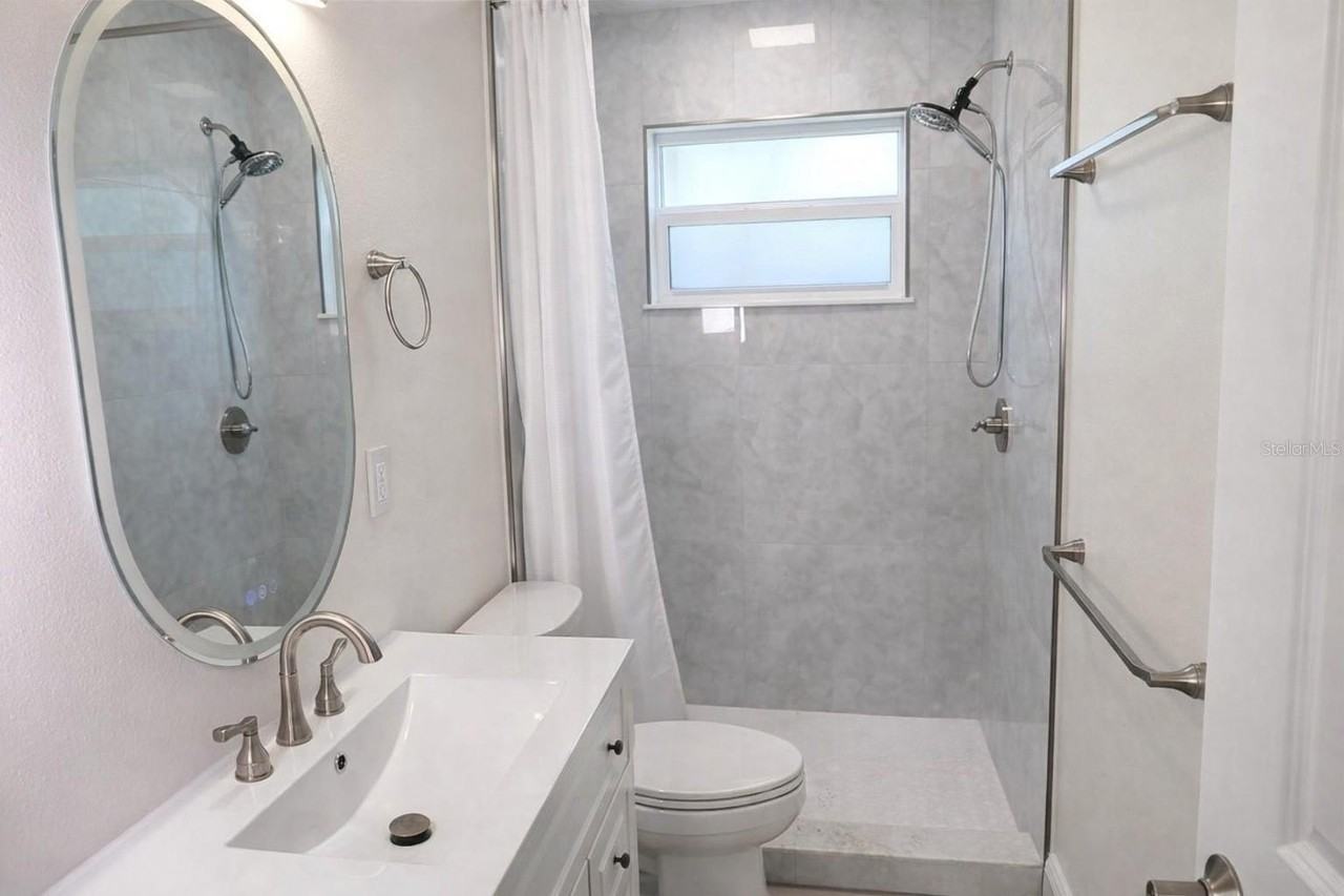 4018 29th Ave W - Photo 4 of 36