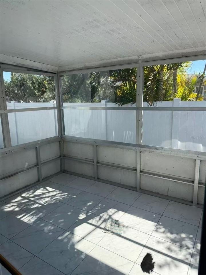 4326 80th St W - Photo 7 of 9