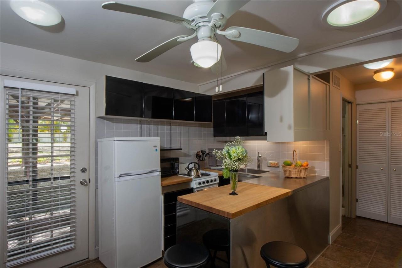 1631 Bonita Ln #C - Photo 5 of 20