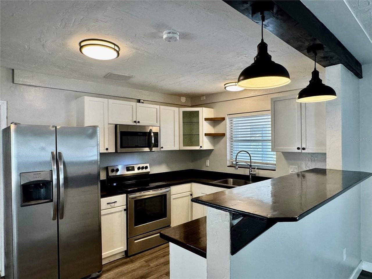 2624 Sunnybrook Dr - Photo 3 of 15