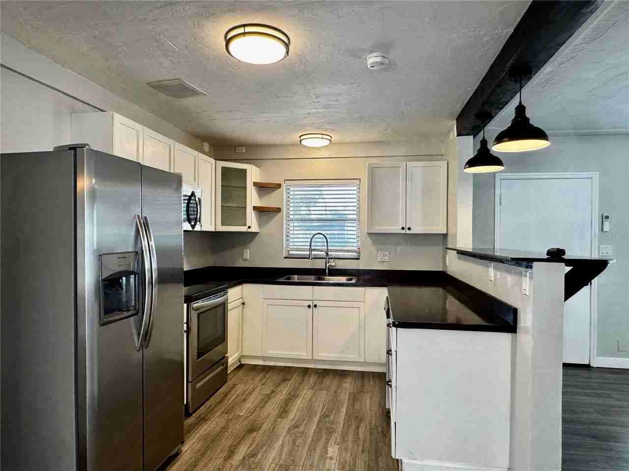 2624 Sunnybrook Dr - Photo 4 of 15