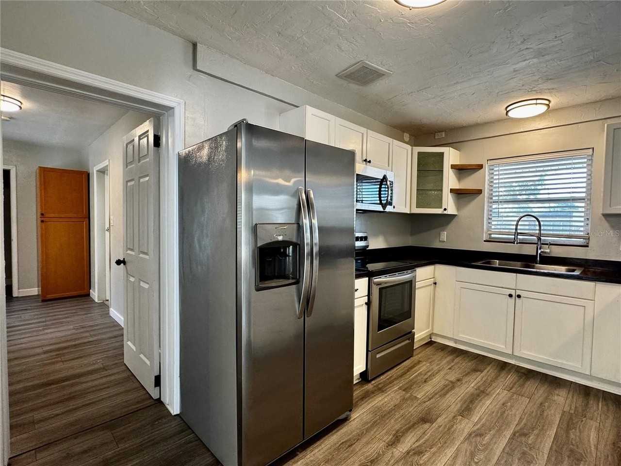 2624 Sunnybrook Dr - Photo 5 of 15