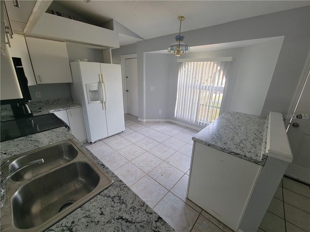 7413 Crock Ave - Photo 3 of 14