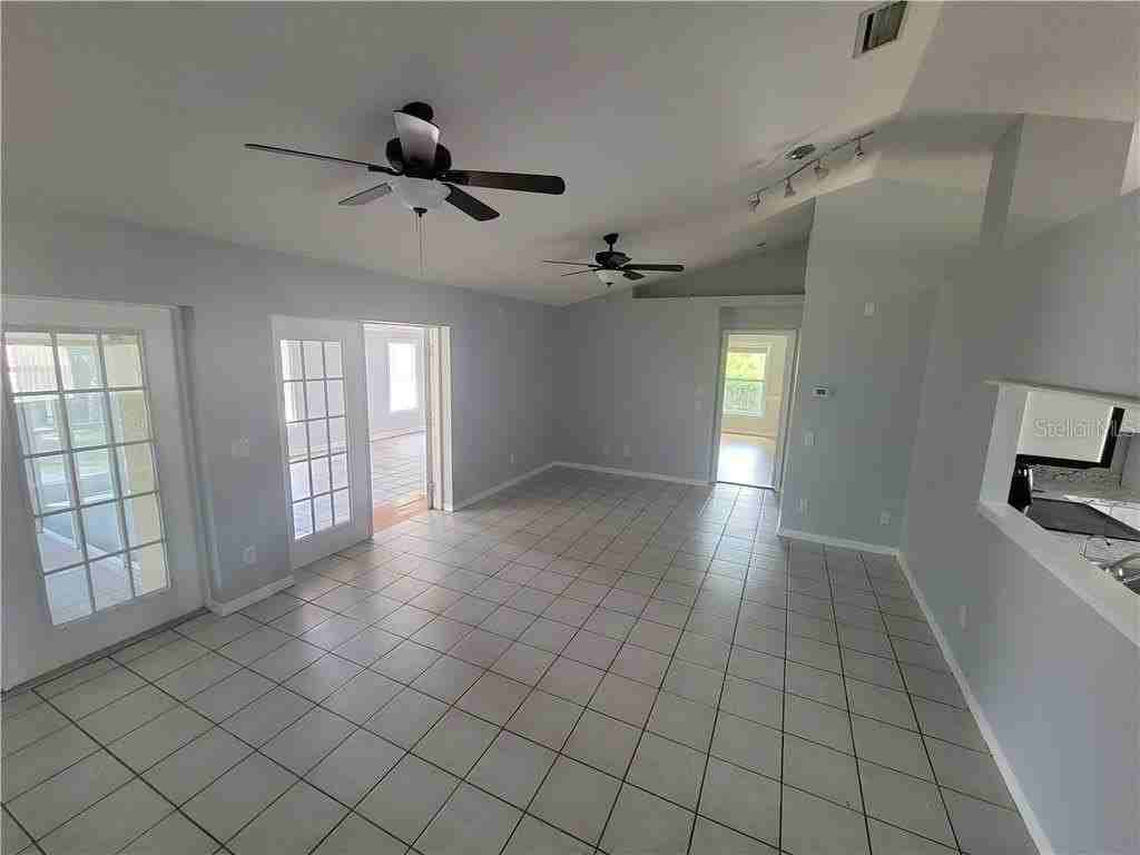 7413 Crock Ave - Photo 5 of 14