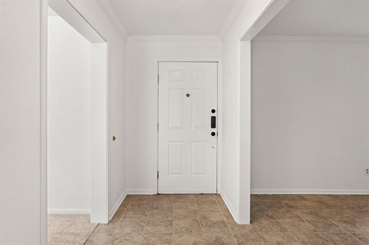 10703 Plumewood Dr - Photo 3 of 36