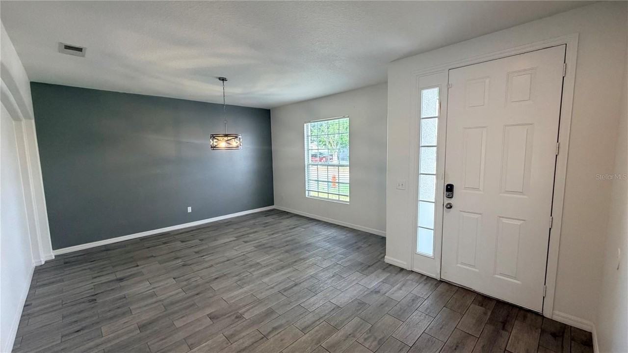 456 Knollwood Dr - Photo 4 of 28