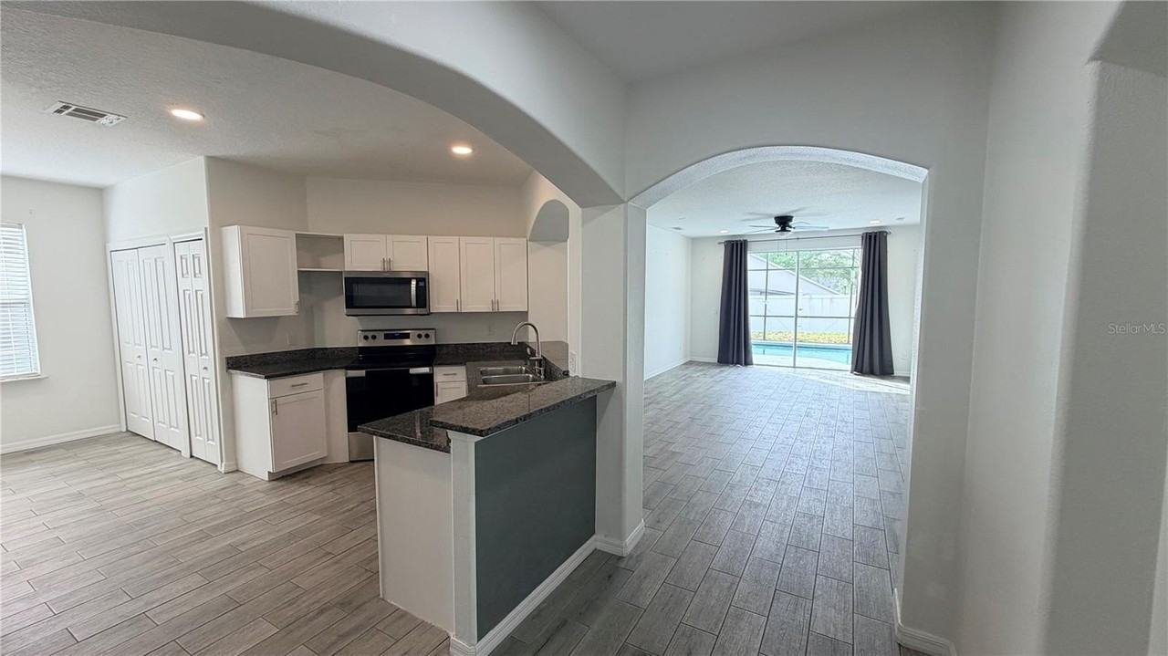 456 Knollwood Dr - Photo 5 of 28