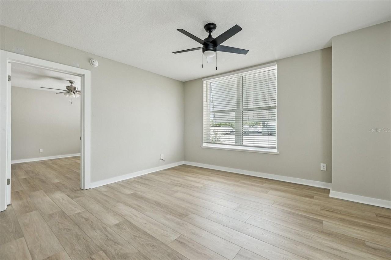 801 W Montrose St #C - Photo 7 of 17