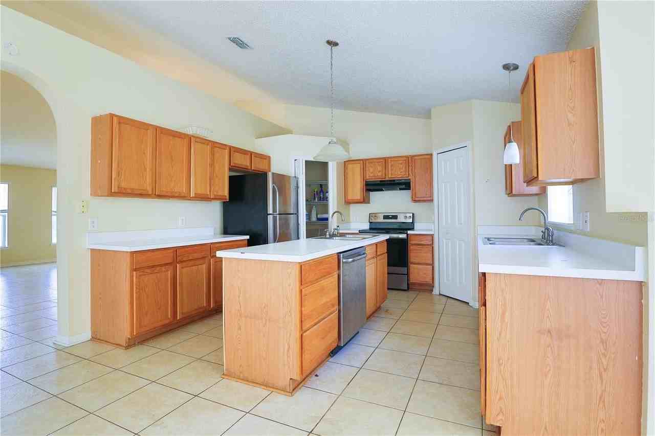 956 Gascony Ct - Photo 6 of 18