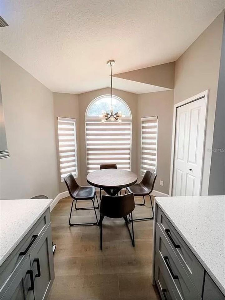 18505 3rd Ave - Photo 7 of 25