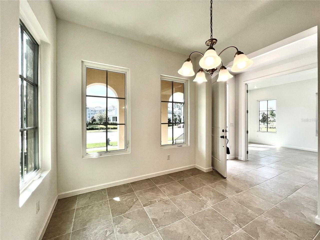 2116 Celebration Blvd - Photo 4 of 46